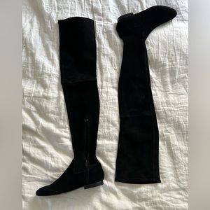 Other stories over the new stretch suede boots